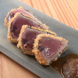 カツオのレアカツ 自家製ソースで