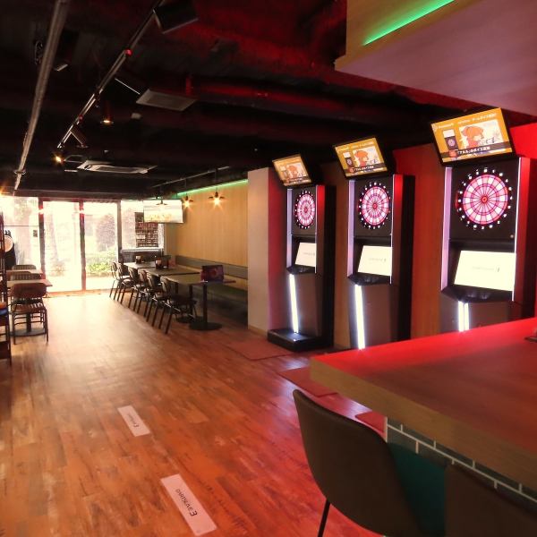 【デートから宴会まで◎みんなで盛り上がろう！】当店はいつだって賑やかなパーティー日和！デートや合コン、女子会などの規模の小さなものから、同じ部署の皆様全員で盛り上がる大規模な宴会までどんな規模でも大歓迎します☆最大40名様までばっちこい！！ダーツ台も最新機種を3台ご用意してお待ちしております◎