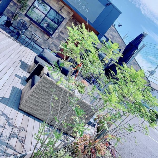 Terrace seats are also available during the season.The terrace seats have a feeling of openness, and the surrounding area is a residential area, so you can enjoy a calm atmosphere without extremely heavy traffic ♪