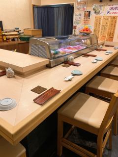 The counter seats, which have the image of the softness of trees, are recommended for those who want to enjoy sushi slowly! It is a special seat with fresh material in front of you ☆ It is a popular seat with only 8 seats, so make an early reservation Is the best! You may inadvertently shift your eyes to the various stories lined up in the showcase !? (Non-smoking seats)