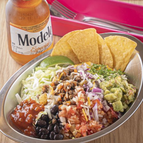 ランチにぴったり！ボリューム満点「ブリトーボウル」