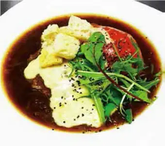 焼きトマトとハンバーグのオニオンスープ