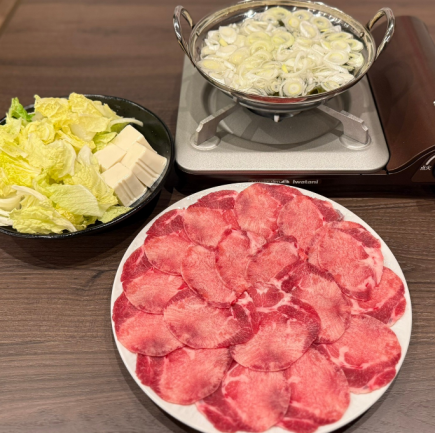 【新登場◎】焼肉屋の牛タンしゃぶ鍋!!満足いただけること間違いなし♪1人前1980円(税込)