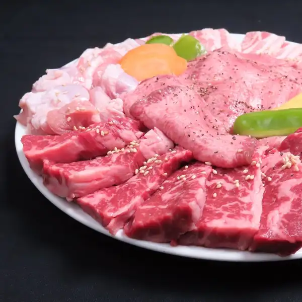 宴会、飲み会、女子会合、会社のご宴席などなど、各種ご用意しております。最大で40名様までの団体様までご案内可能です。ご家族・ご友人とのお食事や、ご親族の集まりなど、様々なシーンでご利用いただけるお席をご準備しておりますので、ご予約はお早めに!ご予算・人数などお気軽にお尋ねください。