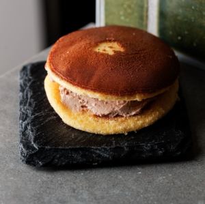 白レバームース “どら焼き”