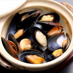 Mussels steamed in sake