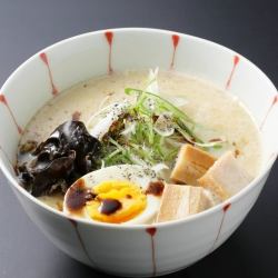 とんこつラーメン