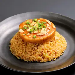 巨型烤豬肉蒜蓉炒飯