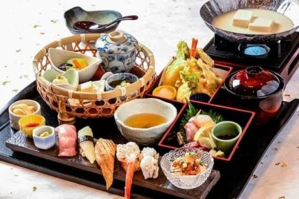 【봄】벚꽃 봉우리 ~ 위 잡기 초밥과 미조리, 천부라, 두유 국물의 미인 콩 부 ~ 5,200엔(부가세 포함)