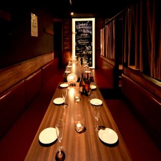 A private room filled with the warmth of wood♪We offer a space where you can relax in a private room based on the warmth of indirect lighting.Please use it not only for meals, but also for drinking parties, banquets, girls' associations, etc.