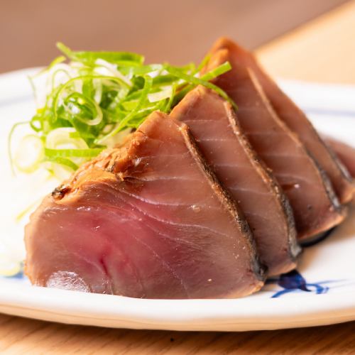 カツオの藁(わら)焼き