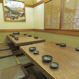 足を伸ばしながら、のんびりとお食事を愉しめるので長時間の宴会にも最適◎