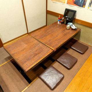 足を伸ばしながら、のんびりとお食事を愉しめるので長時間の宴会にも最適◎