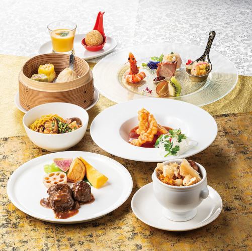 【百合套餐】為您的派對增添色彩的奢華菜餚,包括魚翅湯、大蝦、牛肉等7道菜,10,000日元