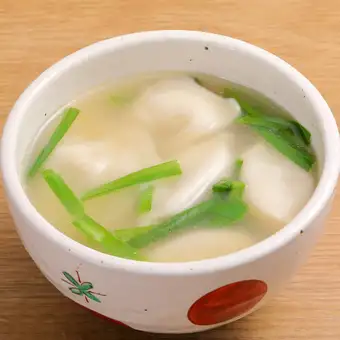 スープ水餃子