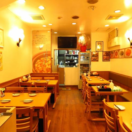 <p>You can see the cook working hard from the seat to the kitchen.You can also talk directly with the dim sum master.We aim to create a cozy space so that all customers can enjoy a relaxing and private time.</p>