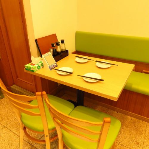 <p>One has a sofa seat so that everyone can relax and enjoy the finest food.It&#39;s perfect for afternoon tea, dates, and small group drinking parties because you won&#39;t get tired even with long talks! It&#39;s a space where even people with small children can relax with peace of mind.</p>