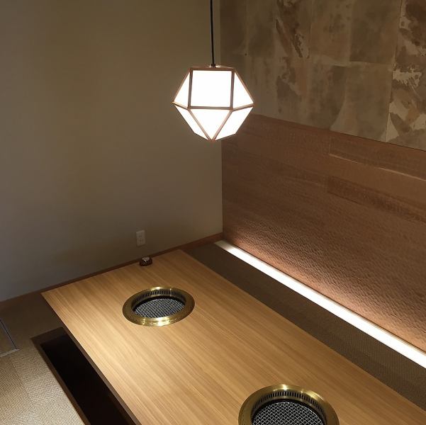 Box seats can be used as semi-private rooms.There is also a counter where you can enjoy yourself without hesitation, so please feel free to drop by.