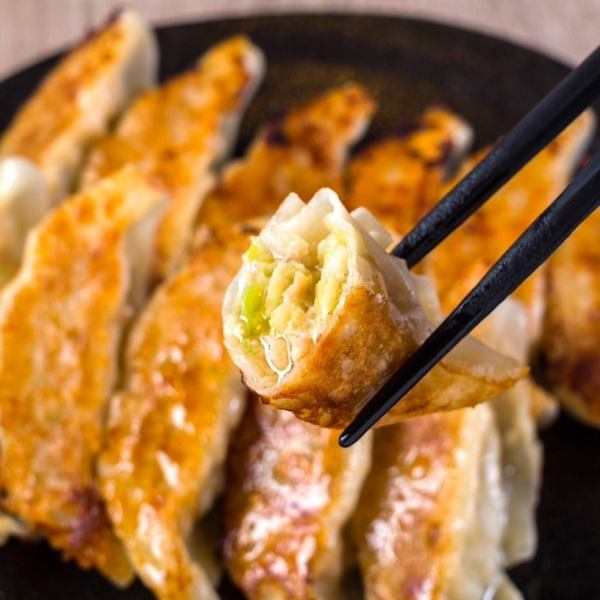 The gravy gyoza and drinkable meatballs are a must-try ◎All-you-can-drink course starts from 2,500 yen!Many coupons included◎Birthday plates are also available!