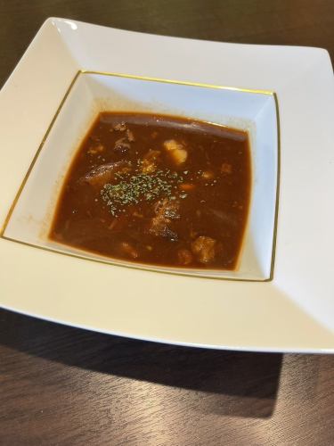 牛タンシチュー