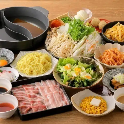 스테디셀러 스탠다드 코스(돼지고기 샤브・돼지 스키 뷔페 + 일품 요리 25품) 120분 생맥주 포함 음료방부