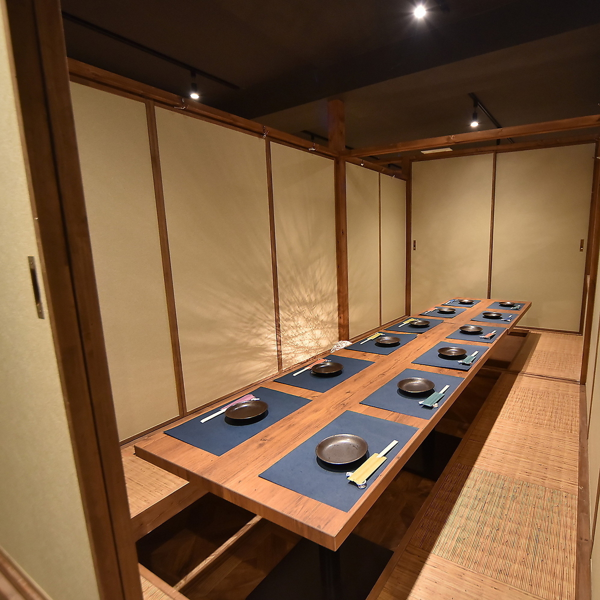 少人数~団体様までご利用可能な個室席を完備しております!