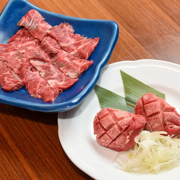 【◇鮮度抜群の贅沢◇】厳選した赤牛の内臓をダイレクトに仕入れ！冷凍を極力使わないこだわりの肉料理◎