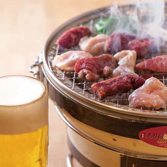 ぷりぷりの塩ホルモンや柔らかい牛ミノ、クセになる大阪辛味噌ホルモンが大好評！