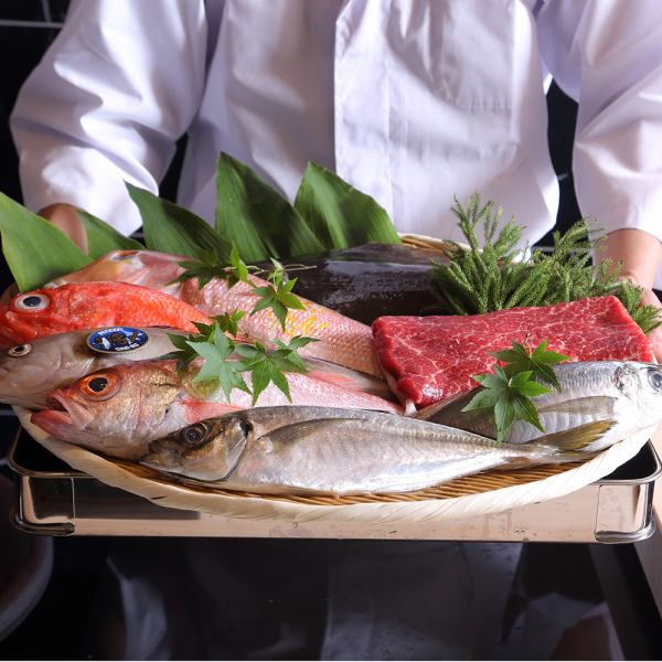 Enjoy fresh fish delivered directly from the market! Relax in a Japanese space...