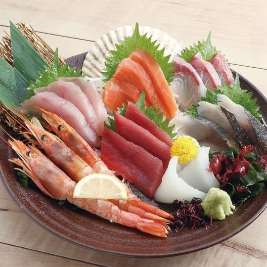 Assortment of seven kinds of sashimi