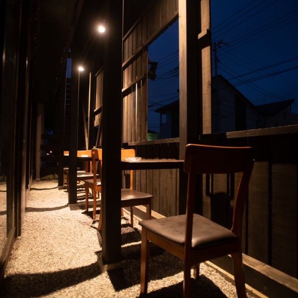 Fashionable and open terrace seats ♪ The coming season is especially popular.Whether you are alone or have a drinking party with friends and friends! How about a toast with cold draft beer or highball on the terrace in the hot season?