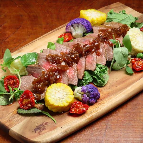 【お肉料理の一番人気！】短角牛のタリアータ 佐賀県産新玉ねぎの赤ワインソース