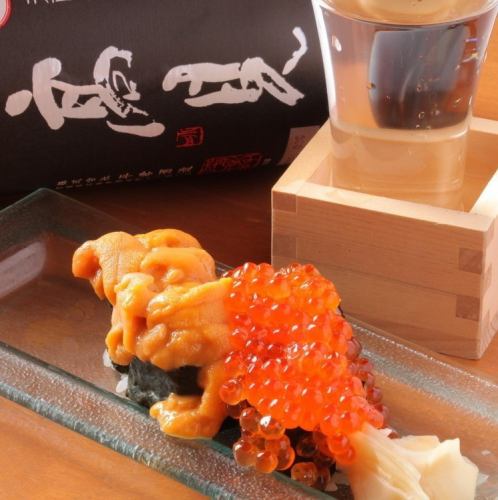 [Specialty♪] Fisherman's sushi with sea urchin and salmon roe ◆Gunkan sushi topped generously with sea urchin and salmon roe/2,640 yen (tax included)