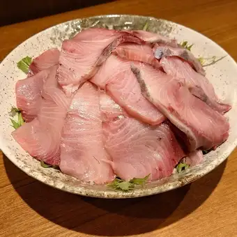 <10月1日起> 特价！招牌■鰤鱼盛宴套餐■ 仅限2人及以上预订 ◎ 6道菜，含无限畅饮 5500日元（含税）