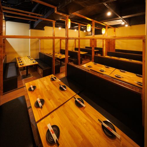 Our proud Japanese-style private rooms can be used for a variety of occasions, such as meals with family and friends or company banquets.Enjoy delicious food in a room with a Japanese atmosphere.