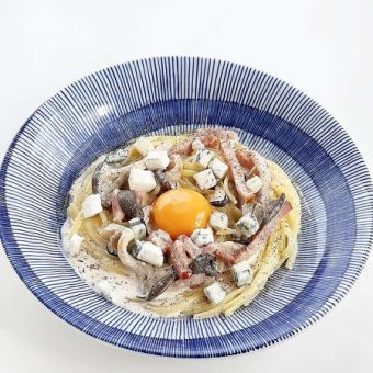 Gorgonzola and marbled oyster mushroom carbonara