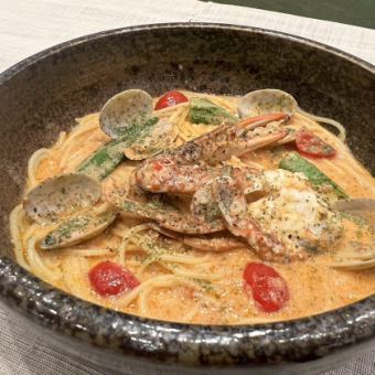 Blue crab bisque soup pasta