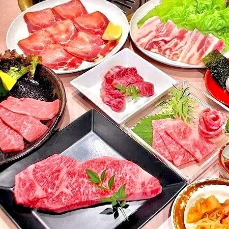 【聚會用！】可以品嚐嚴選黑毛和牛的套餐6,380日元起！