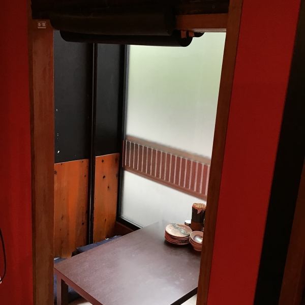 The semi-private room seats 2 to 3 people.It is easy to use for small banquets and you can spend your time in a private space ◎ It is easy for people who are worried about infectious diseases to use it, so it is recommended to make an early reservation!