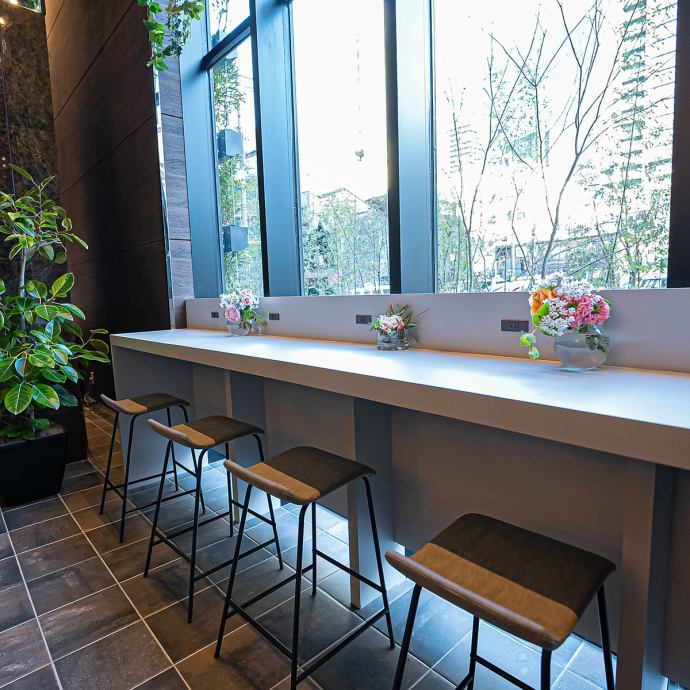 お席 | フラワーカフェ モンパルナス