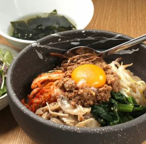 돌솥 비빔밥