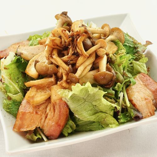 Whey pork bacon mushroom salad