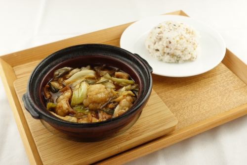 Beef offal with plenty of cabbage and soy sauce