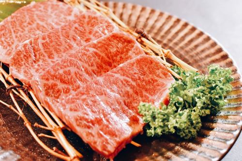 We offer carefully selected Wagyu beef, with a focus on Shiretoko beef.