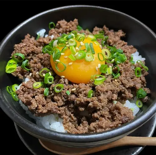 【牛100%】自家製そぼろご飯