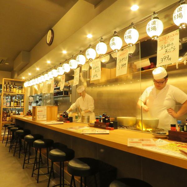 [Counter seats] Counter seats where you can enjoy the cooking scenery right in front of you are also popular.Enjoy dishes such as seafood and yakitori that you are proud of in the lively restaurant ◎