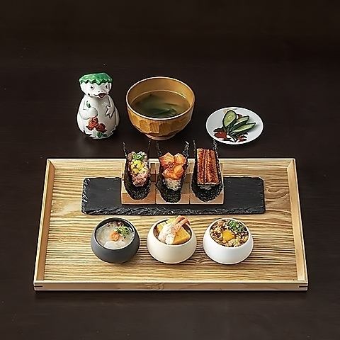 完全予約制】お手軽ランチ☆SNSで話題！おちょこ丼 & 手巻き 6種セット