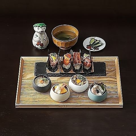 【完全予約制】贅沢ランチ★SNSで話題!おちょこ丼 & 手巻き 8種セット