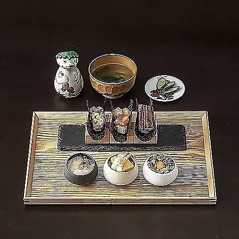 【完全予約制】お手軽ランチ★SNSで話題！おちょこ丼 & 手巻き  6種セット