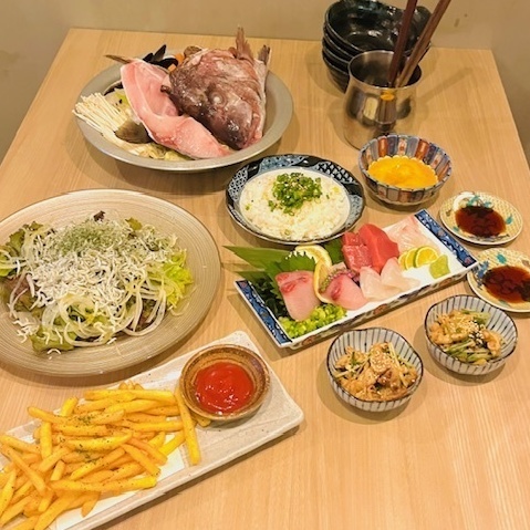 飲み放題2時間に海鮮鍋や刺身盛りもついたお得なコース4500円！